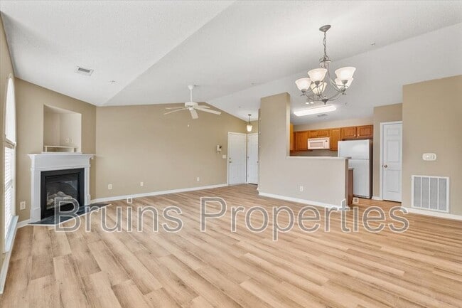 Building Photo - 6113 Hedgecock Cir