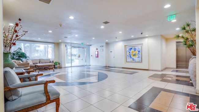 Building Photo - 4100 Wilshire Blvd