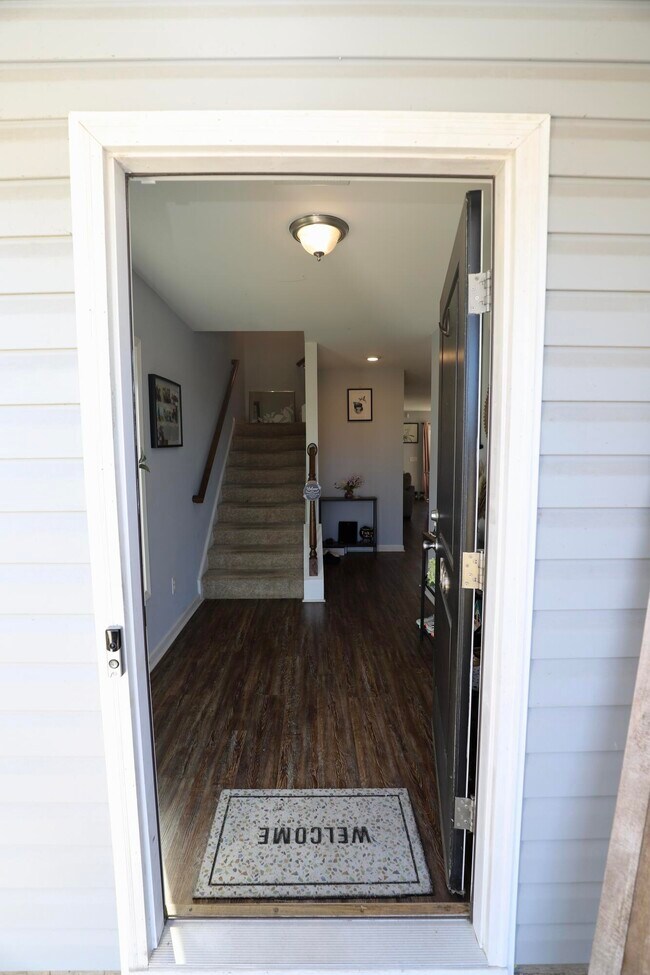 Building Photo - 1009 Providence Plantation Dr