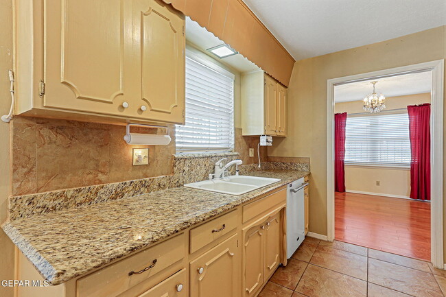 Building Photo - 9000 McCabe Dr
