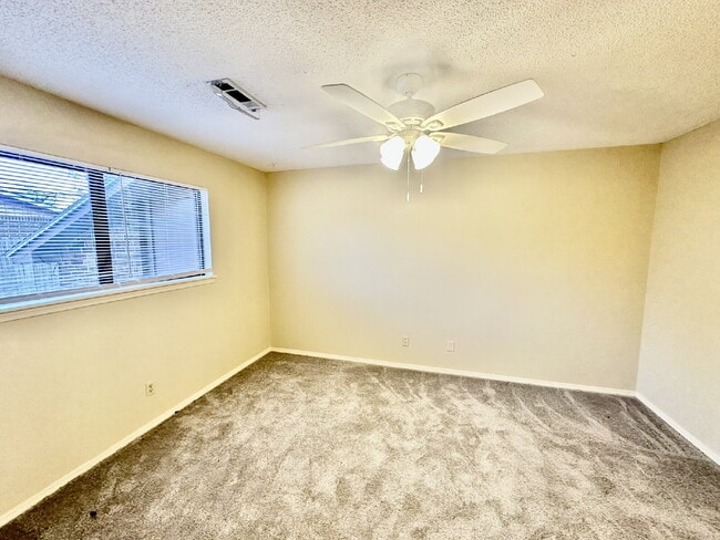 Building Photo - 3507 W Beechwood Dr