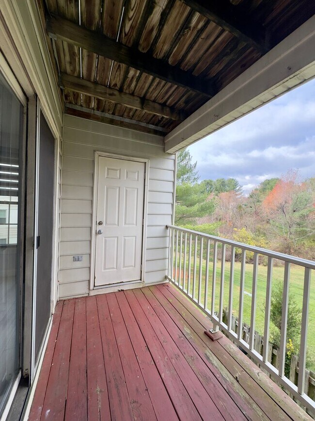 Building Photo - Charming 2 Bedroom/2 Bathroom Apartment in...