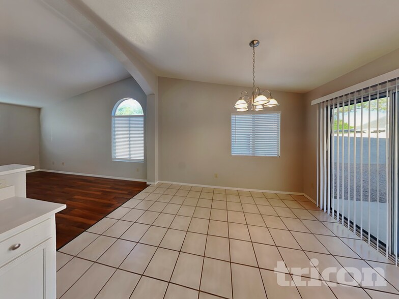 Building Photo - 3644 W Melinda Ln