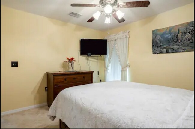 Building Photo - 2104 Heritage Crest Dr