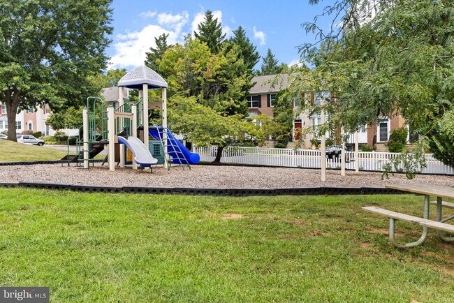 Building Photo - 501 Mathias Hammond Way