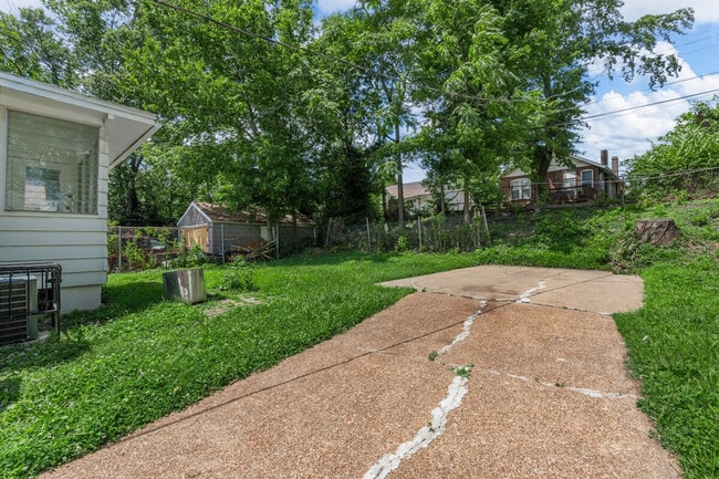 Building Photo - 6563 Julian Ave