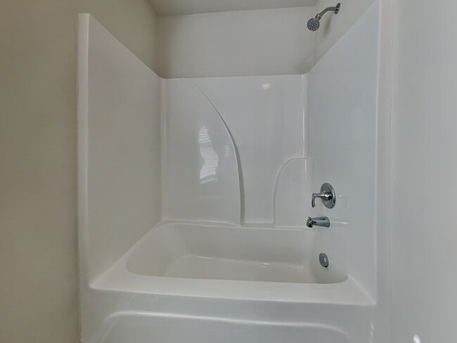 Building Photo - Available Now!  Burnside Farms  - Fenced i...