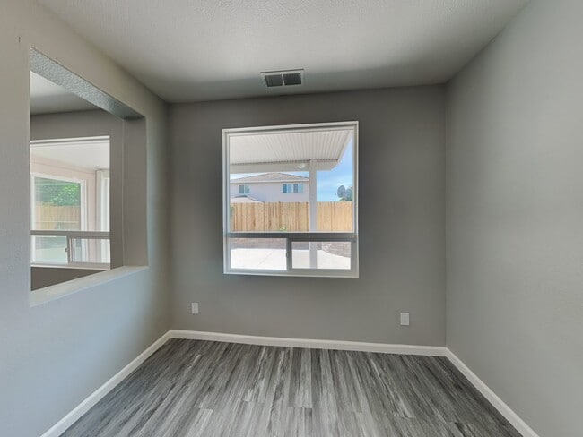 Building Photo - 8578 W Wing Dr