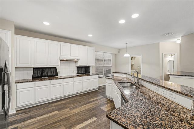 Building Photo - 6881 Baird Dr