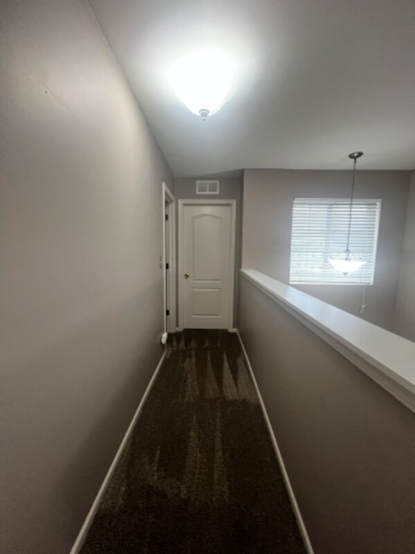 Building Photo - 524 Majestic Ln