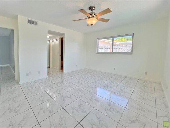 Building Photo - 3318 NW 68th Ct
