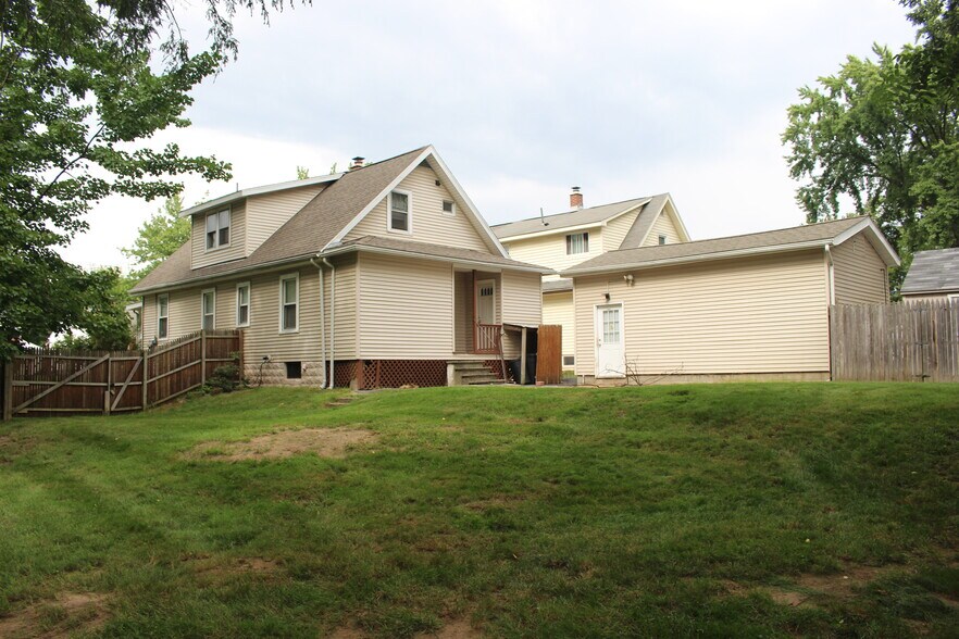 Building Photo - 10 Woolard Ave