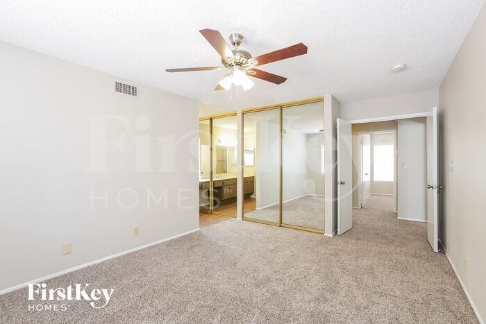 Building Photo - 6562 Appletree Cir