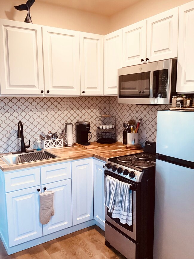 Building Photo - 2606 S Moray Ave