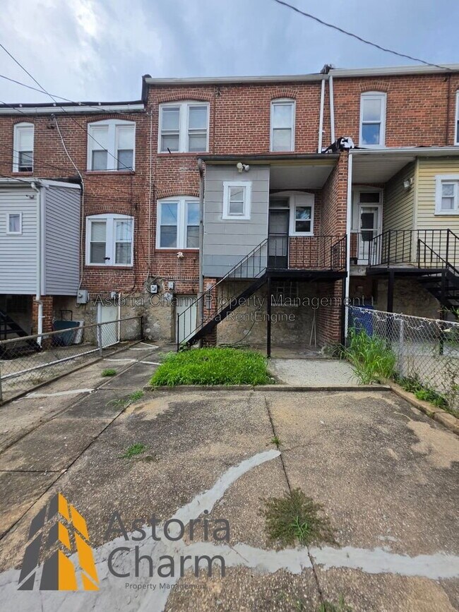Building Photo - 3016 Pelham Ave