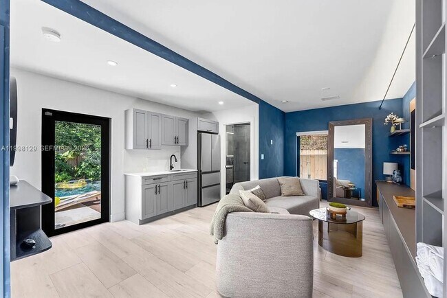 Building Photo - 445 NE 76th St