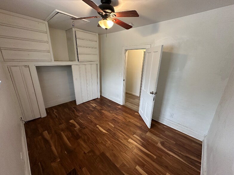 Building Photo - 48 Cowing St