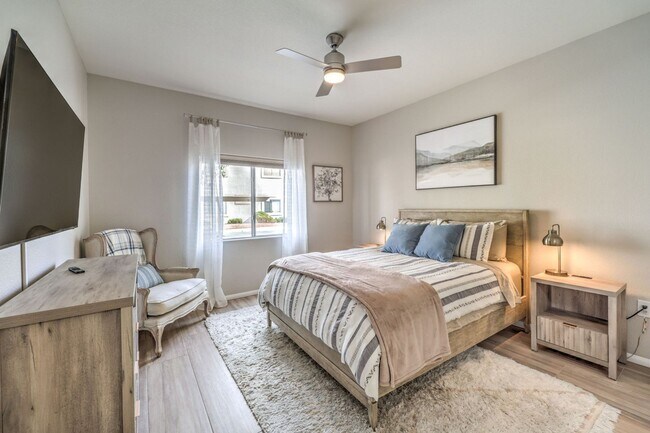 Building Photo - fully furnished, 1 bed, 1 bath condo in gated community