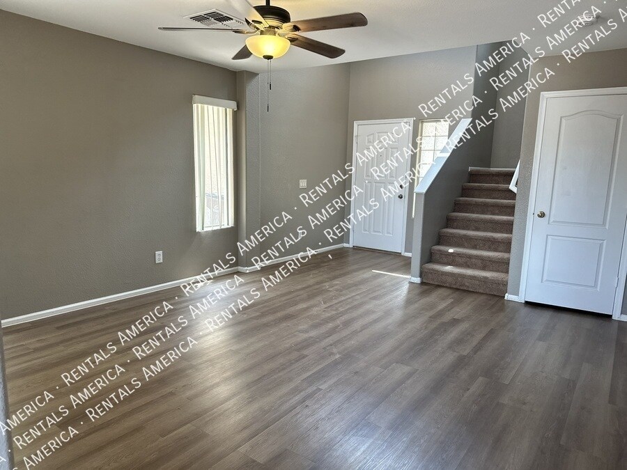 Building Photo - 1028 E Dragon Fly Rd