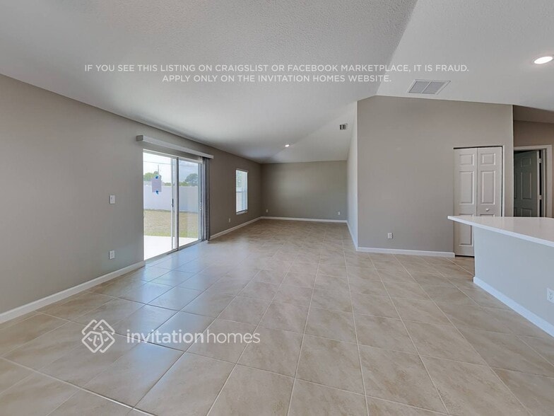 Building Photo - 2605 SW Cadet Cir