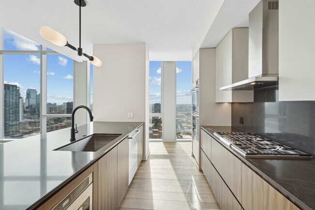 Building Photo - 1114 W Carroll Ave