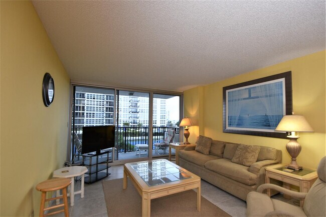 Building Photo - 525 N Ocean Blvd