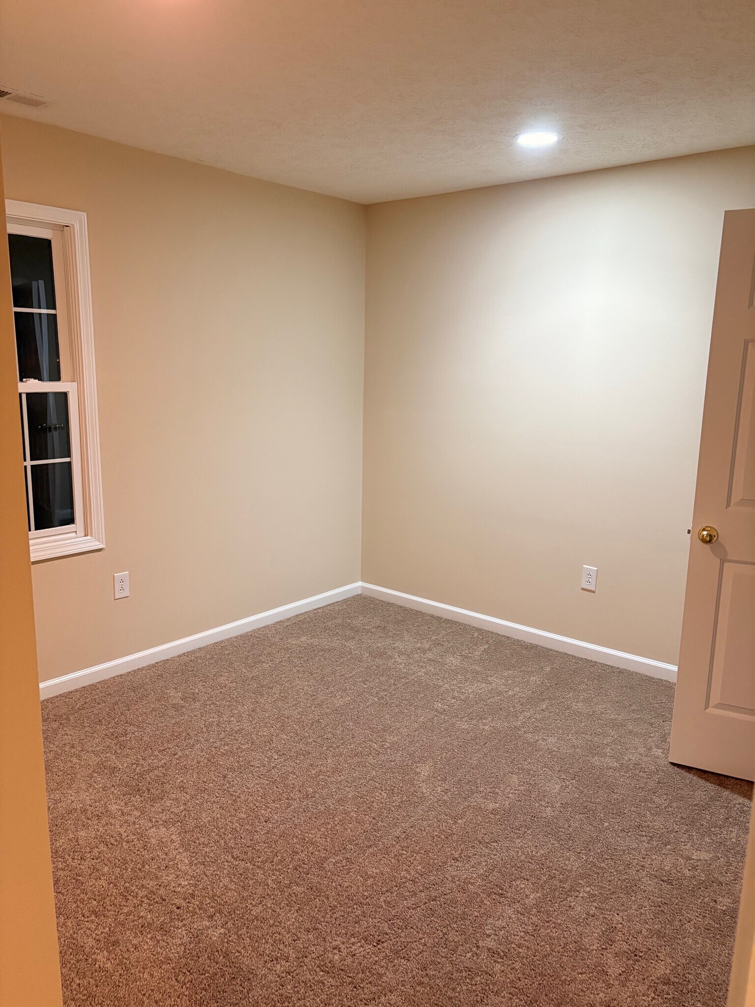 Building Photo - 10756 Central Ave