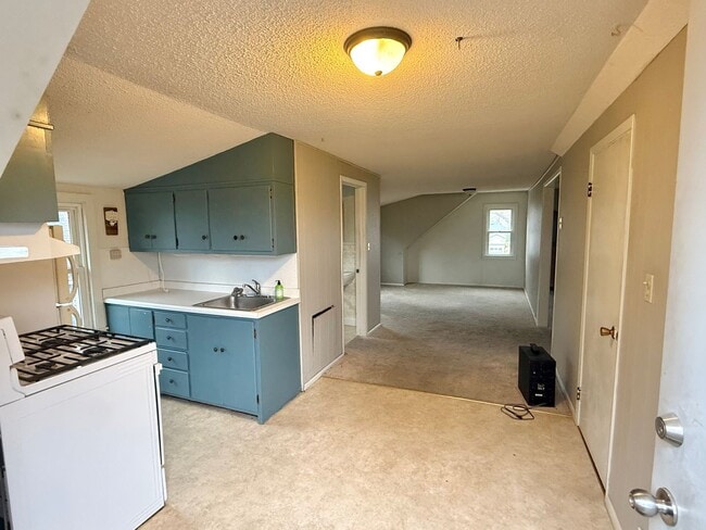 Building Photo - 511 10th Ave SE