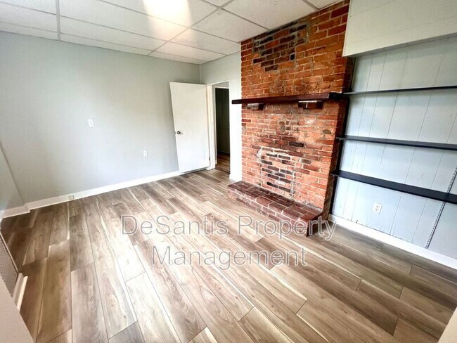 Building Photo - 1632 Steuben St