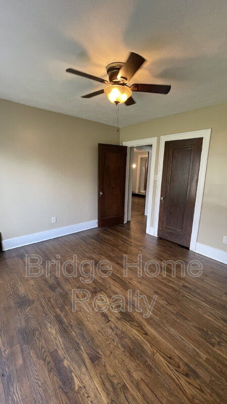 Building Photo - 366 White Ave