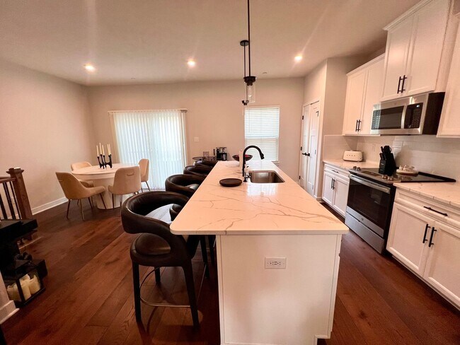 Building Photo - Canonsburg - 3 Bedroom 2.5 Bathroom Townhome For Rent