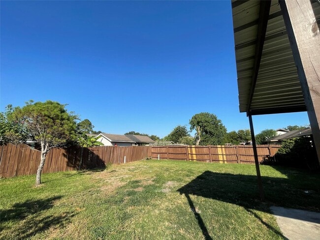 Building Photo - 11022 Concho St