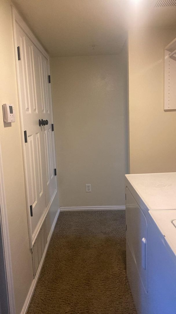 Building Photo - IN UNIT LUANDRY. One Bedroom near Utah Valley Hospital, Provo Recreation Center, and BYU!