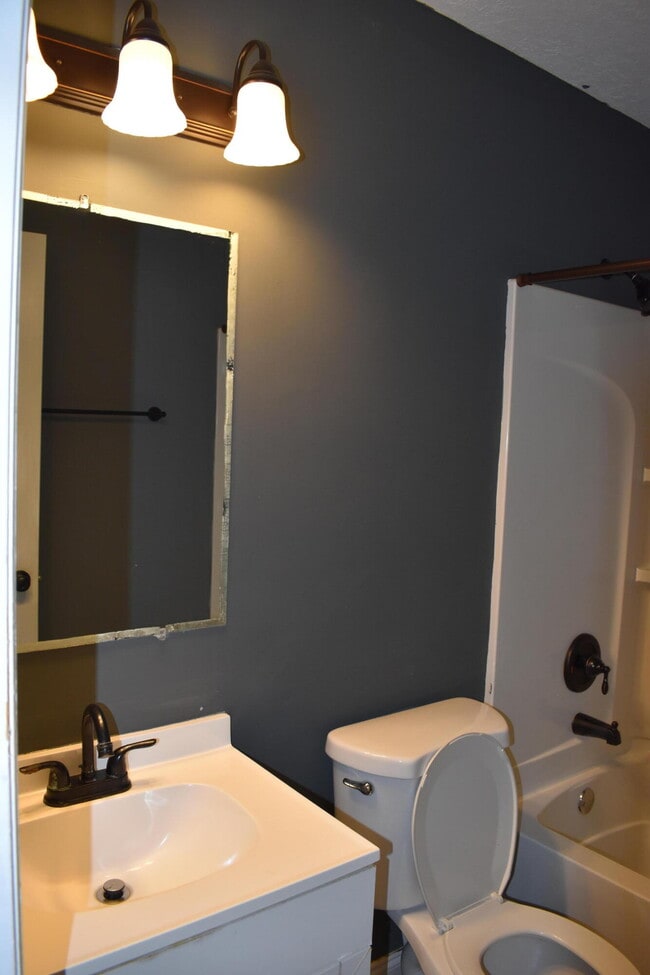 Building Photo - 2922 Nighthawk Dr