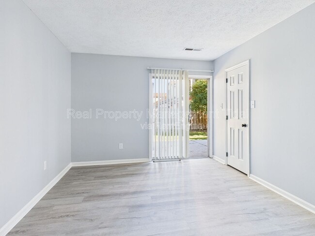 Building Photo - 121 Tidal Dr