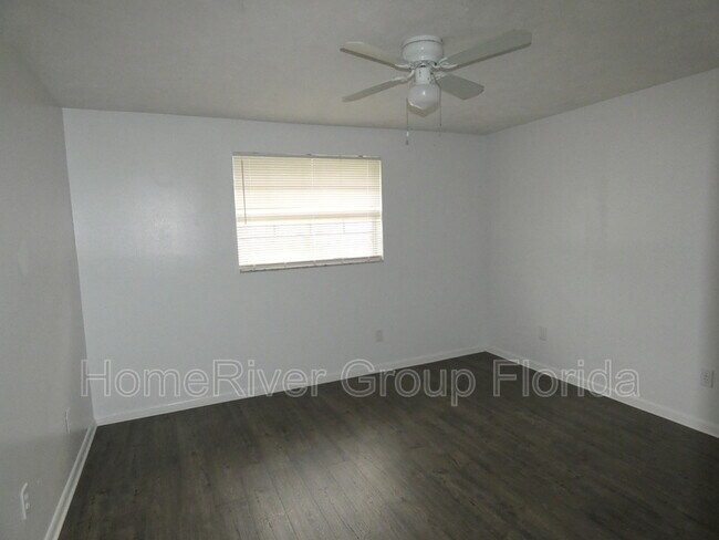 Building Photo - 1121 S 70th St