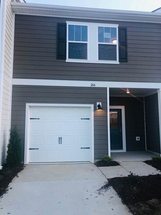 Building Photo - 266 Brook Farm Ln