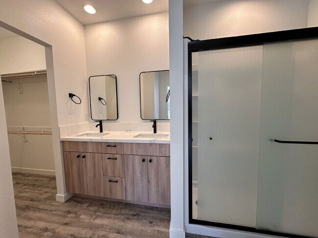 Building Photo - 20611 Independence Way