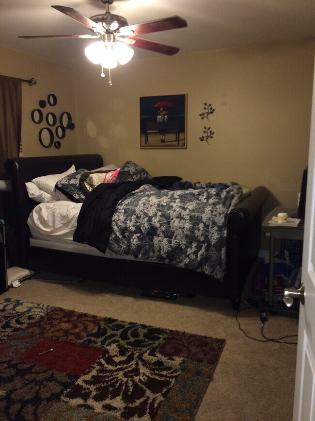Building Photo - Upgraded 1 Bedroom, 1 Bath Condo in Point ...