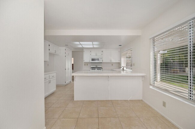 Building Photo - CHARMING HOME IN TEMECULA 3 BD/2.5 BA | OV...