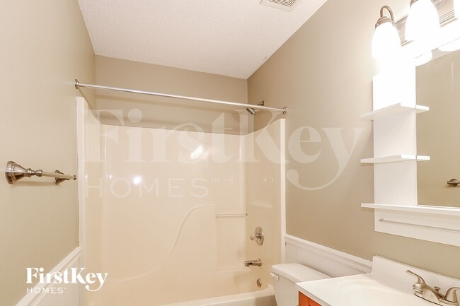 Building Photo - 234 Oxford Dr