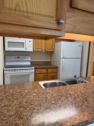 Building Photo - 218 Dale Haven Dr