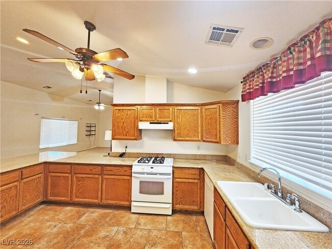 Building Photo - 3120 E Easy St