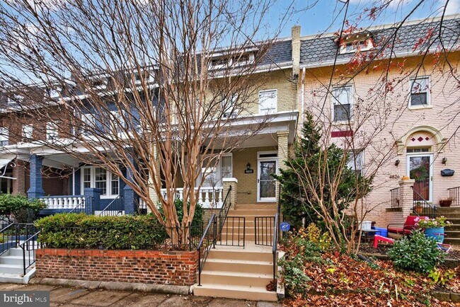 Building Photo - 4822 5th St NW