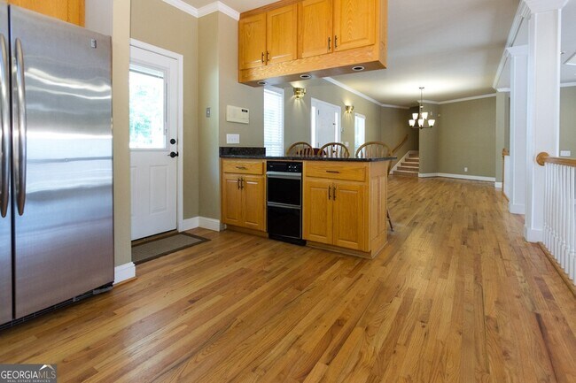 Building Photo - 5166 Wheeler Dr