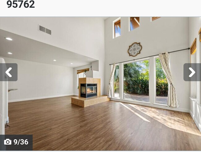 Building Photo - 208 Gamay Pl