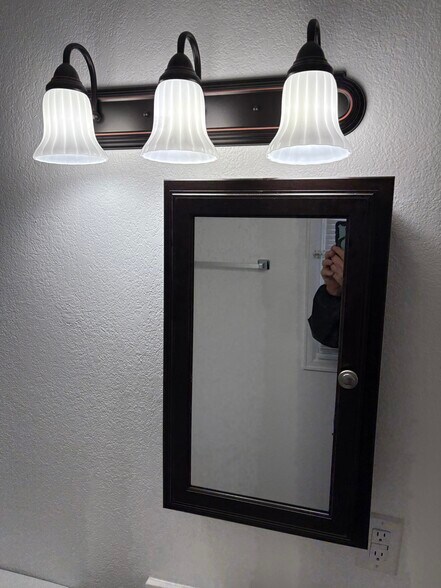 Building Photo - 301 W Abriendo Ave