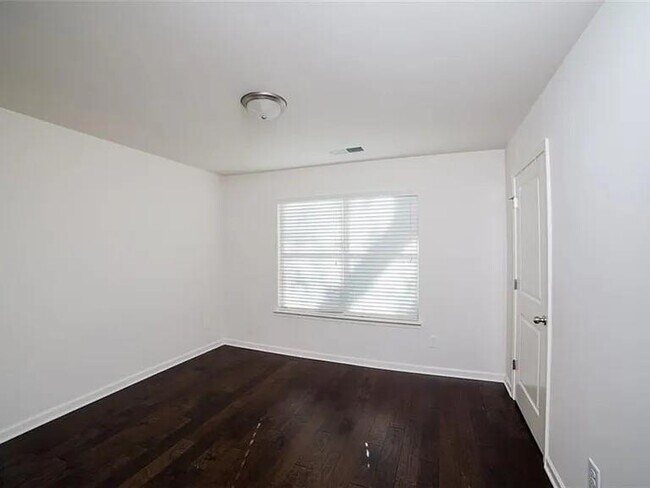 Building Photo - 5570 Lightheart Ct