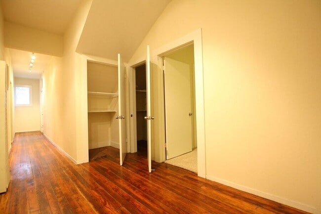 Building Photo - 1895 Page St