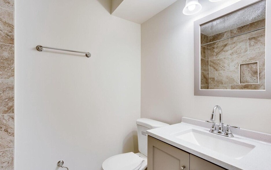 Building Photo - 14711 Beaumeadow Dr